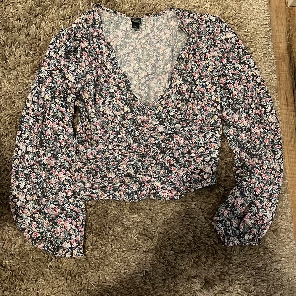 Floral grey long sleeve dress top